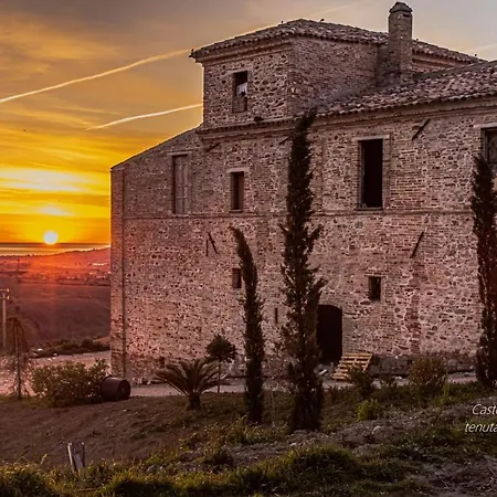 לינה וארוחת בוקר Castello Di Petecciano B&B *