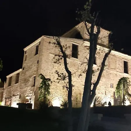 Castello Di Petecciano B&B * 모스치아노 산탄젤로